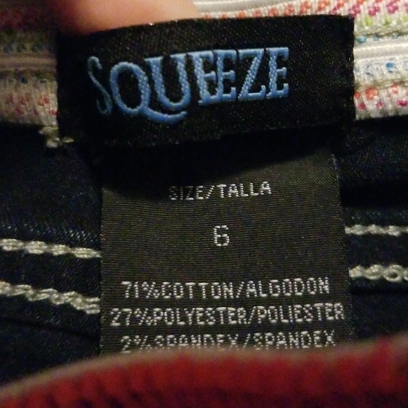 TWO PAIRS OF GIRLS SHORTS SIZE 5 & 6 - Picture 4 of 4